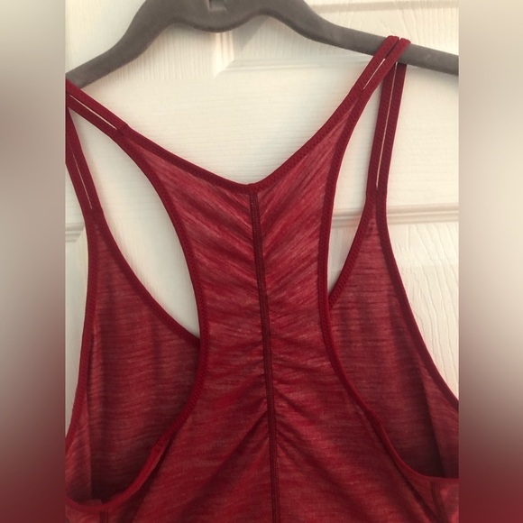 Lululemon Heathered cranberry size medium flowy light tank - Picture 8 of 8